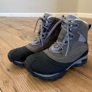 Merrell Size 7.5 Grey/Black Hiking and Snow Boots